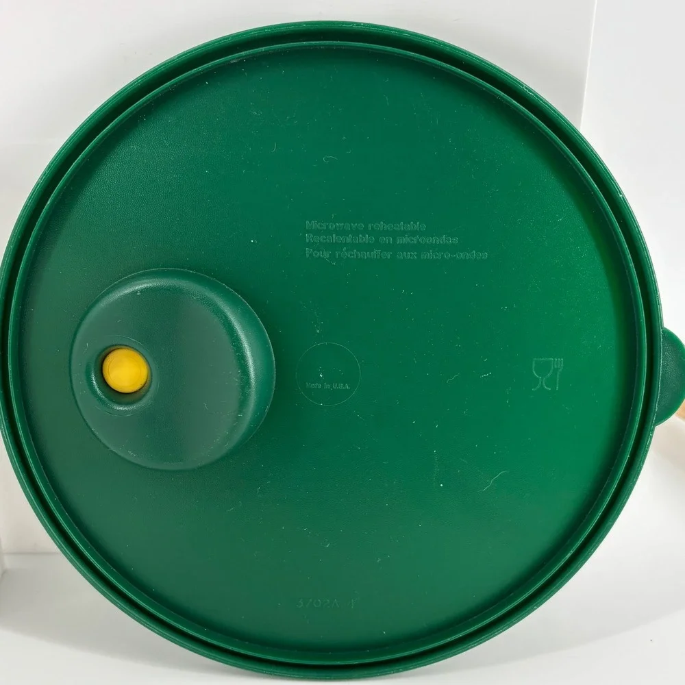 Tupperware Rock N Serve Replacement Lid 3702A-4 Green Yellow Vent 7.5 Inch Round